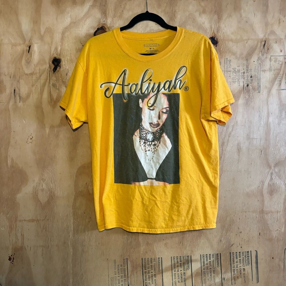 Aaliyah Short Sleeve 100% Cotton Yellow 90s Retro Graphic Tee Sz M / L